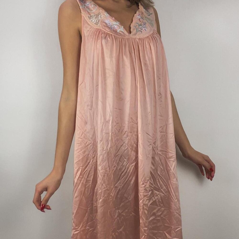 Vintage 80s Vanity Fair Blush Pink Satin Nightgown